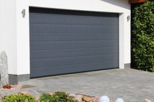 Kako izbrati prava sekcijska garažna vrata za vaš dom?
