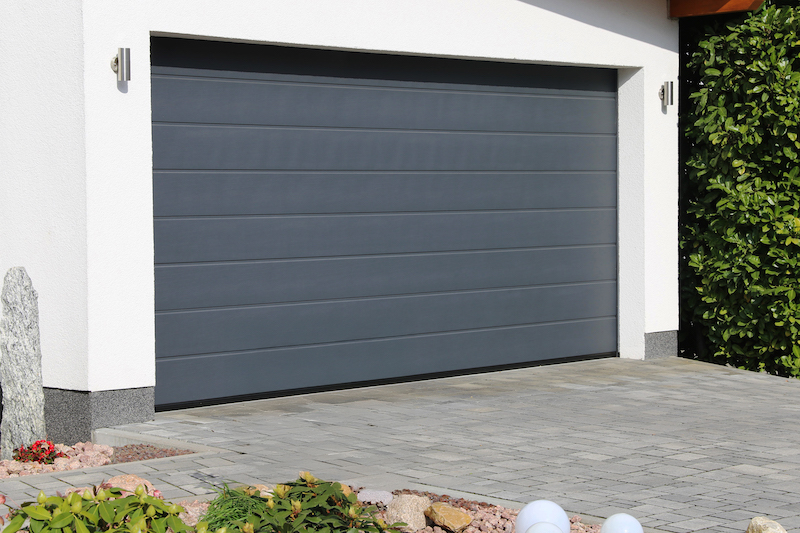 Kako izbrati prava sekcijska garažna vrata za vaš dom?