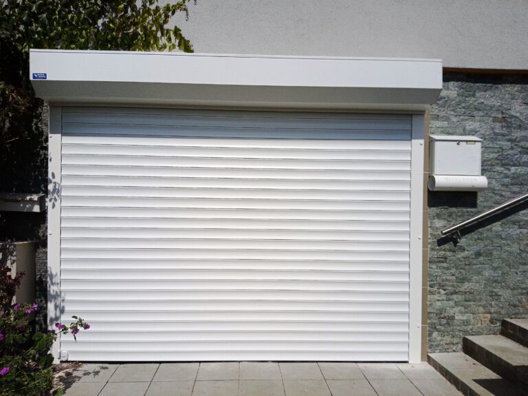 Rolo garažna vrata: Vse, kar morate vedeti za izbiro in varnost